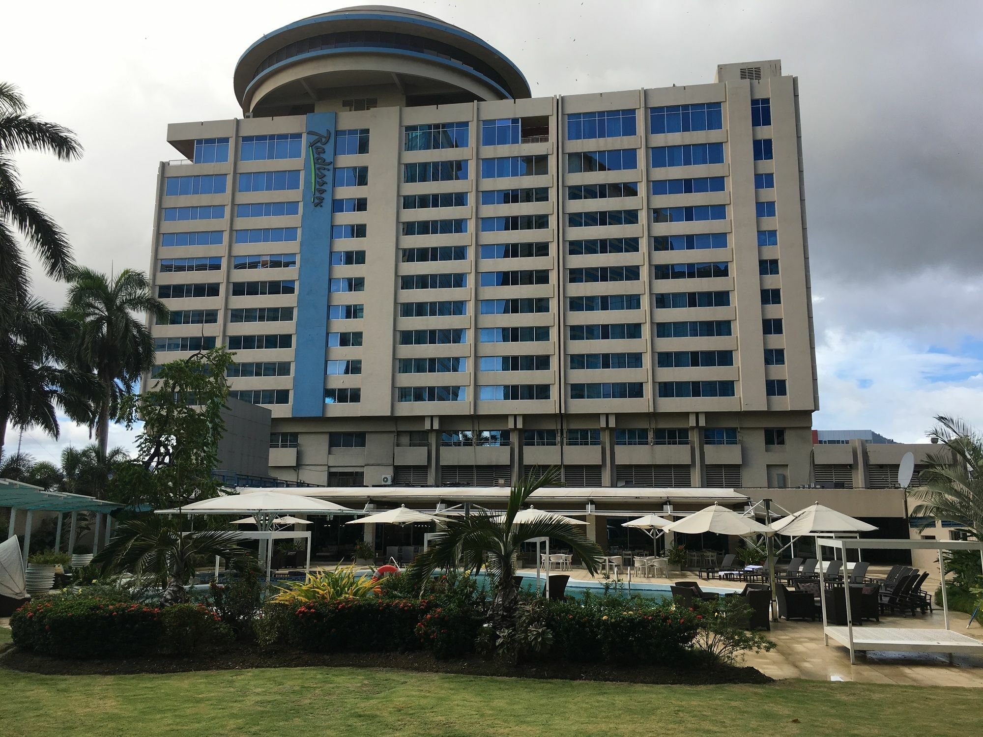 Radisson Hotel Trinidad Port of Spain Exterior foto